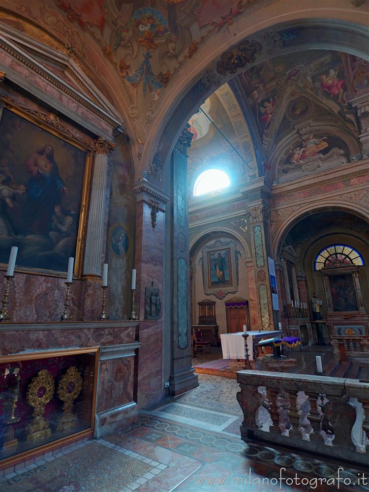 Monza (Monza e Brianza) - Luci e forme nella Chiesa di Santa Maria di Carrobiolo